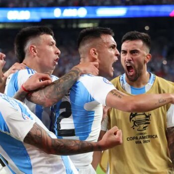 Argentina pasa directo a cuartos de final de la Copa América al ganar a Chile