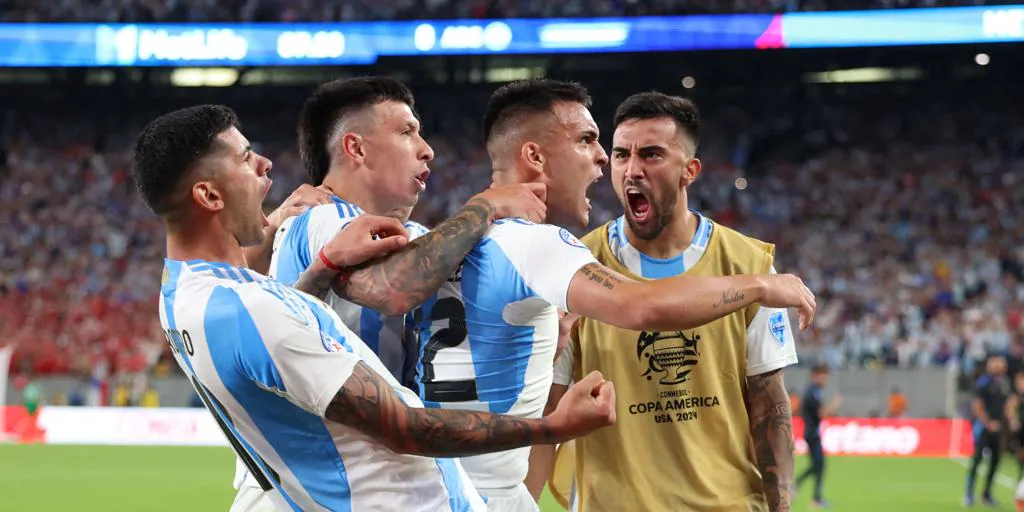 Argentina pasa directo a cuartos de final de la Copa América al ganar a Chile