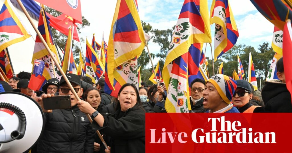 Australia news live: Chinese premier greeted in Canberra by 19-gun salute – and chants and shouts of protesters