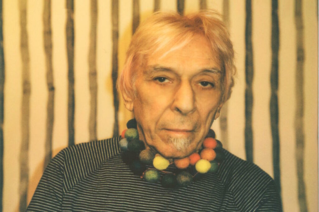 Avec “POPtical Illusion”, John Cale continue de se réinventer