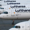 Avion et climat : Lufthansa va augmenter les prix de ses vols au départ de l’UE pour compenser les « exigences réglementaires » environnementales