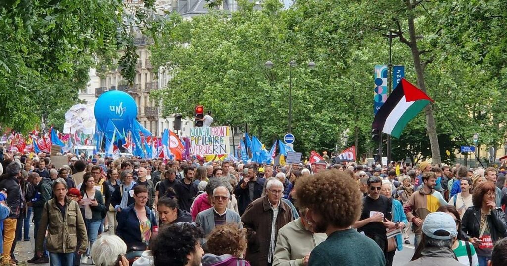 «Bardella, casse-toi !» : à Paris, une manifestation «contre l’extrême droite» bien moins rassembleuse qu’en 2002