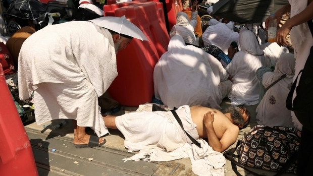 "Des cadavres par terre": Des pèlerins racontent l'horreur de la chaleur du hajj