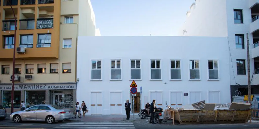 El Ayuntamiento de Sevilla cede por 75 años la Casa Tapón para la obra social de la Esperanza de Triana