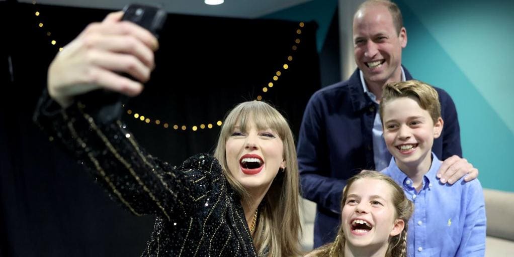 El Príncipe Guillermo y sus hijos se hacen un 'selfie' con Taylor Swift en el concierto de la artista en Londres