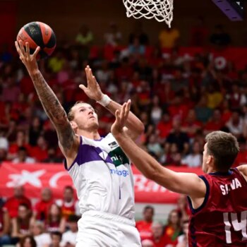 El Unicaja vuelve a tomar Murcia y  el pase a la final se decidirá en Málaga