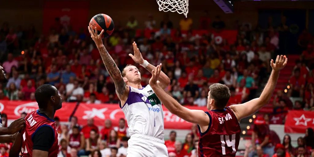 El Unicaja vuelve a tomar Murcia y  el pase a la final se decidirá en Málaga