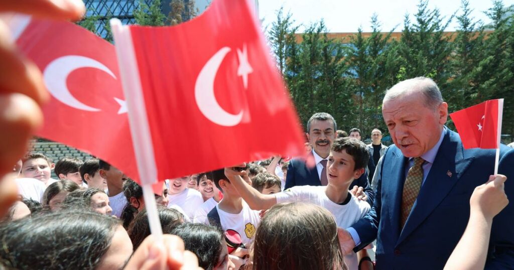 En Turquie, un nouveau coup de boutoir d’Erdogan contre la laïcité à l’école