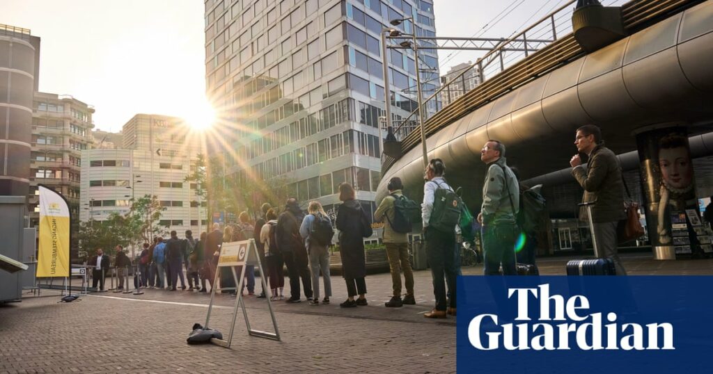 Hundreds of millions head to polls on final day of European elections