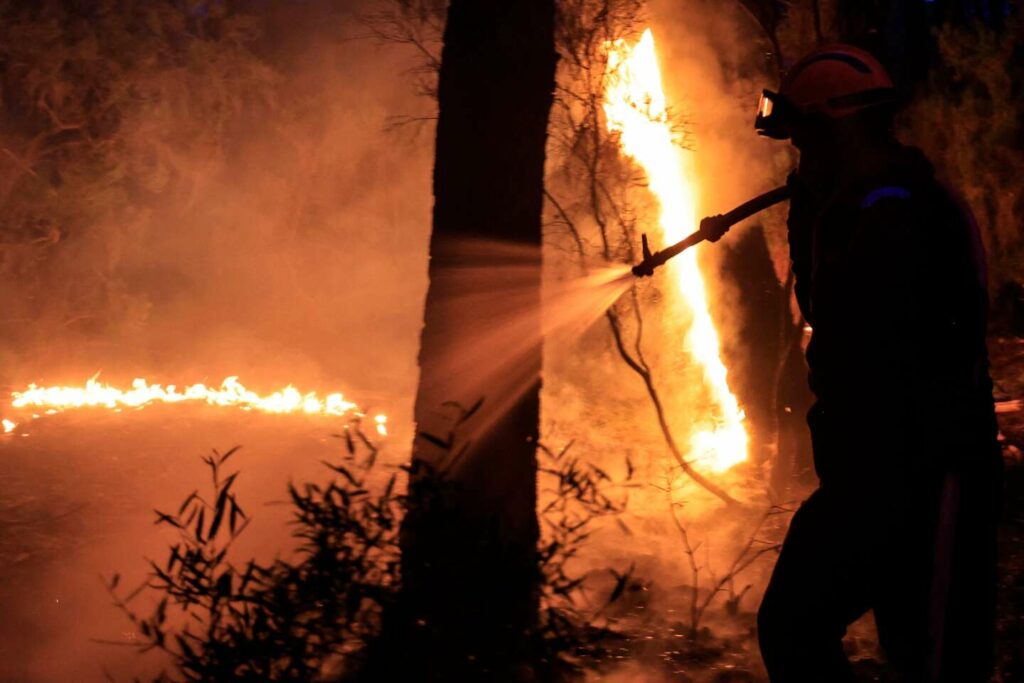 Incendie dans le Var : le feu, désormais contenu, serait « d’origine accidentelle »