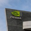Das Logo des Chipkonzerns Nvidia am Hauptquartier im Silicon Valley. Foto: Andrej Sokolow/dpa