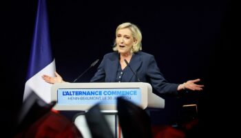 La extrema derecha barre a Macron en Francia y sobresalta a Europa