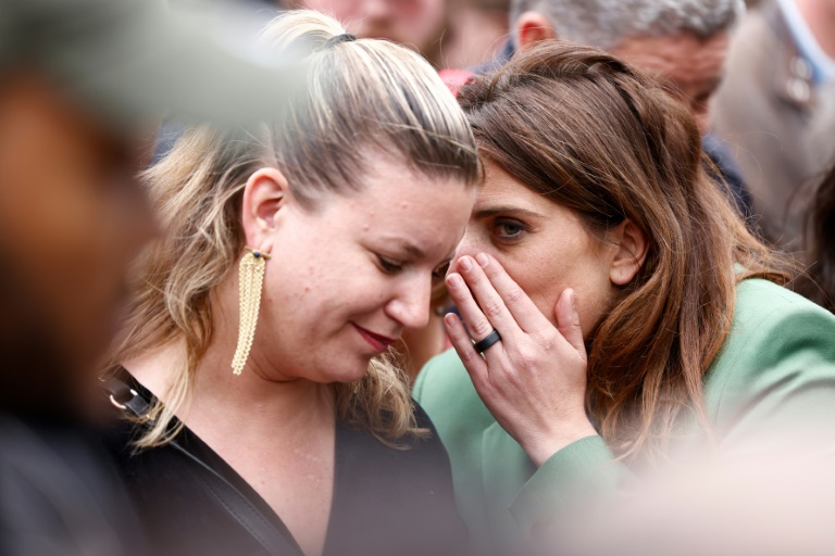 Le RN aux portes du pouvoir: La campagne éclair des législatives commence en France