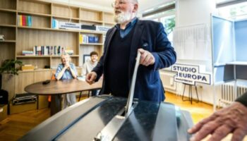 Frans Timmermans bei der Stimmabgabe