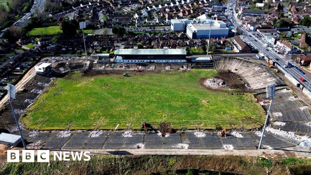 No blank cheque for Casement Park - Hilary Benn