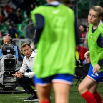 Qualif Euro-2025: "Une première mi-temps indigne de l'équipe de France", déplore Hervé Renard