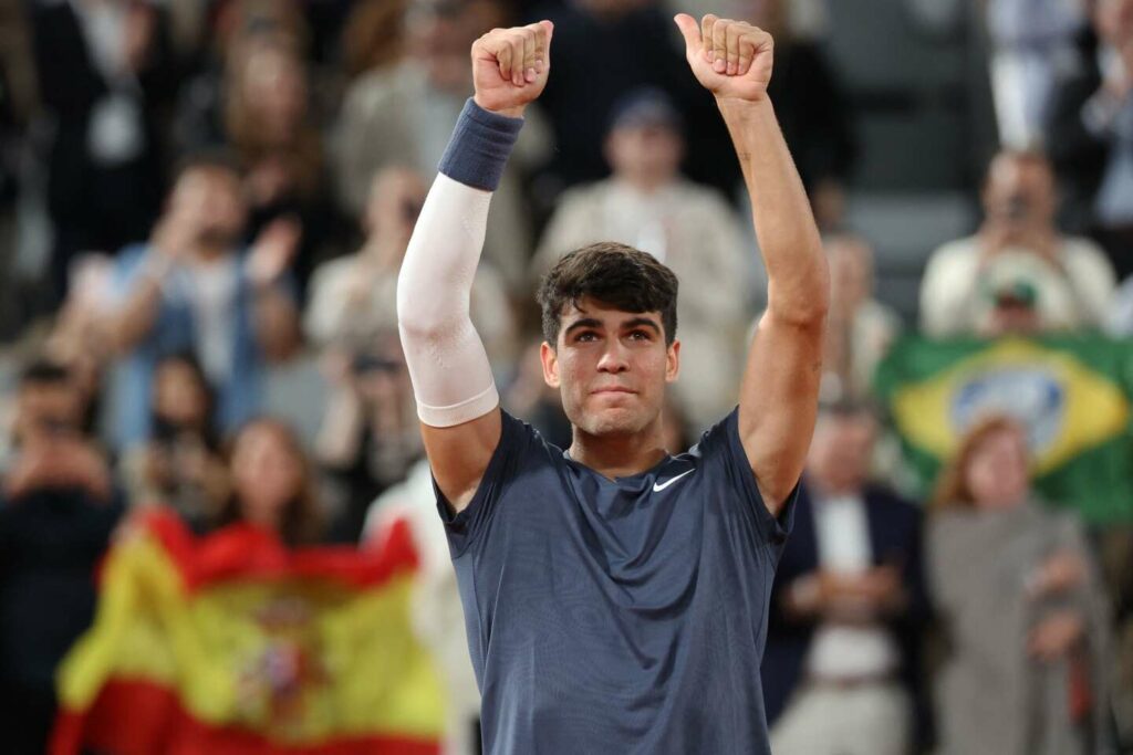 Roland-Garros 2024 : Carlos Alcaraz poursuit sa ballade sans fausse note