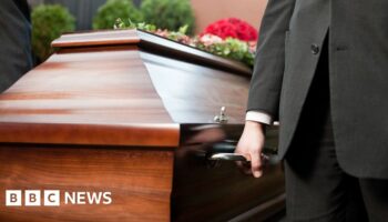 US woman declared dead found alive at funeral home