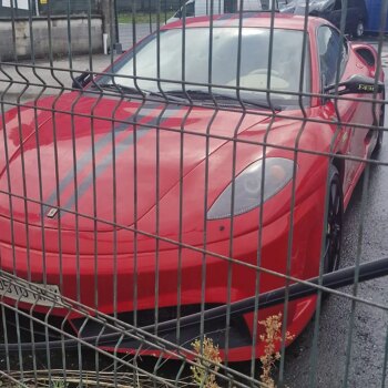 Victoria y derrota del 'Ferrari no Ferrari' de Arteixo: "Tengo el coche y la vida destrozados", nos dice su dueño