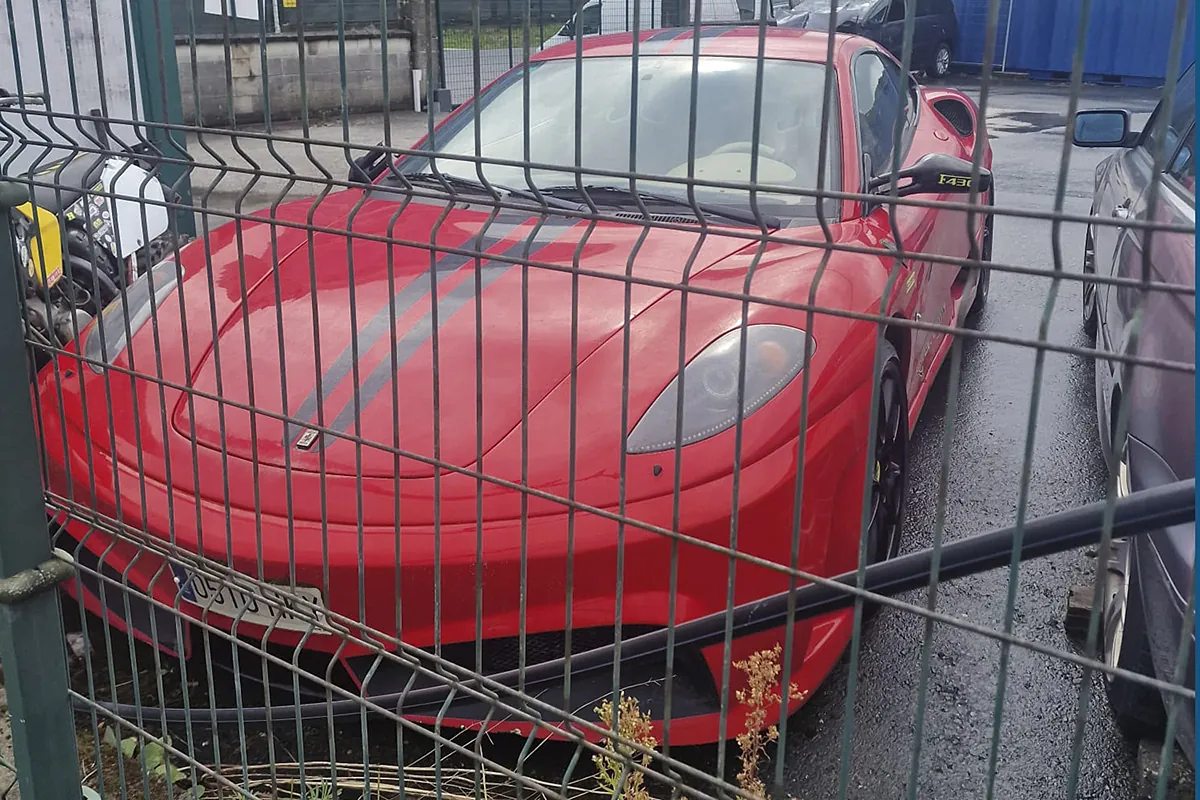 Victoria y derrota del 'Ferrari no Ferrari' de Arteixo: "Tengo el coche y la vida destrozados", nos dice su dueño