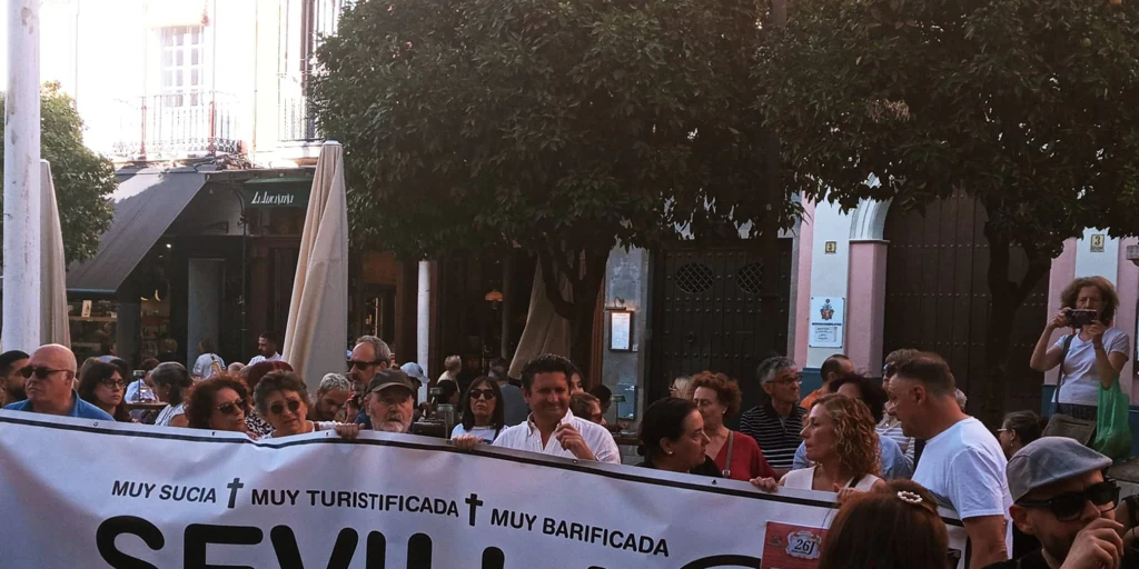 Vox y Podemos se unen al PSOE para alentar manifestaciones contra el turismo en Sevilla
