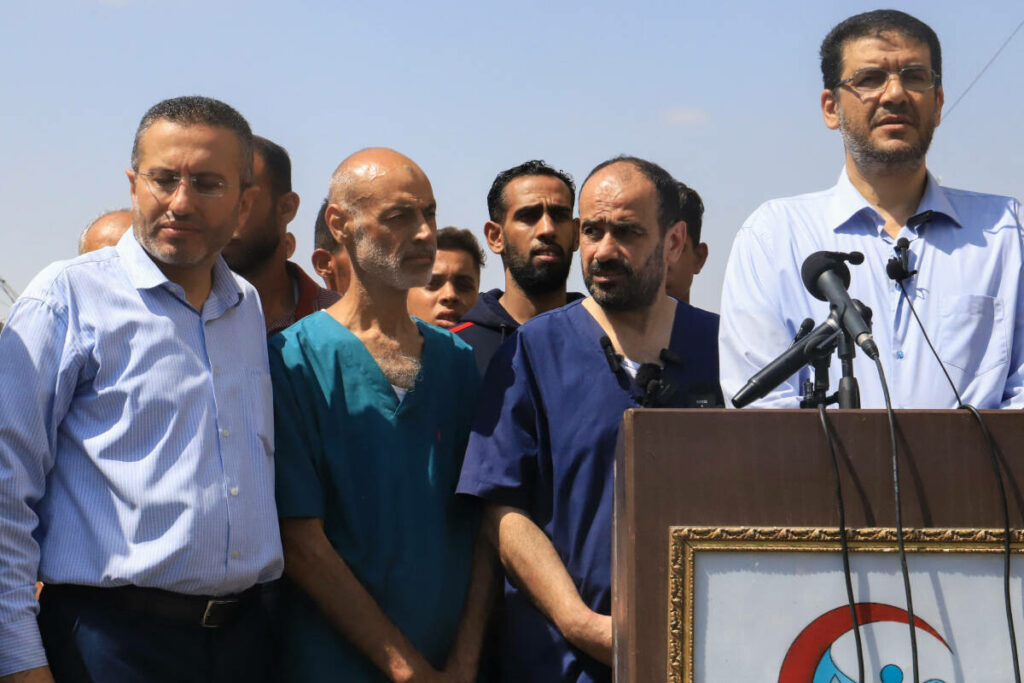 A Gaza, le directeur de l’hôpital al-Chifa et des « dizaines d’autres prisonniers » libérés par Israël