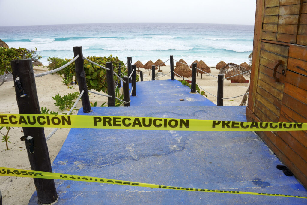 L'ouragan Béryl se renforce à l'approche de l'État du Quintana Roo au Mexique