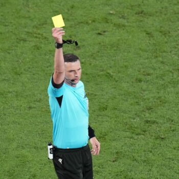 Un arbitre très expérimenté pour France - Portugal