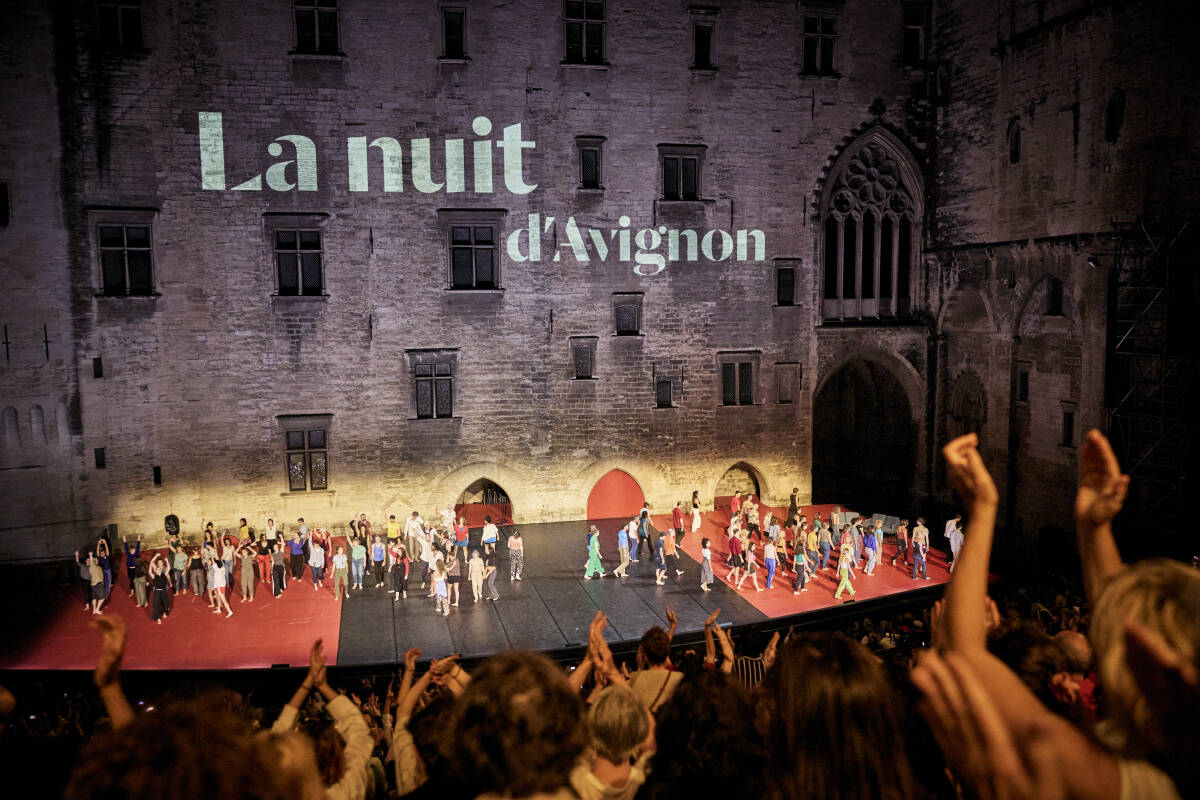 « Notre combativité et notre espoir restent démesurés » : au Festival d’Avignon, une nuit pour résister à l’extrême droite