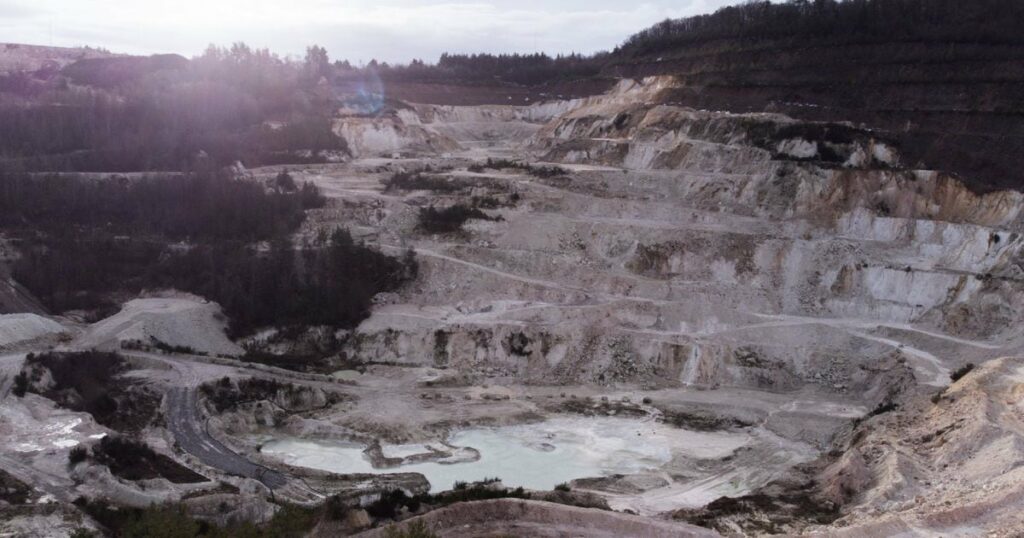 Le projet du groupe Imerys vise à extraire du lithium sur son site de Beauvoir, à Echassières (Allier), où il exploite déjà du kaolin