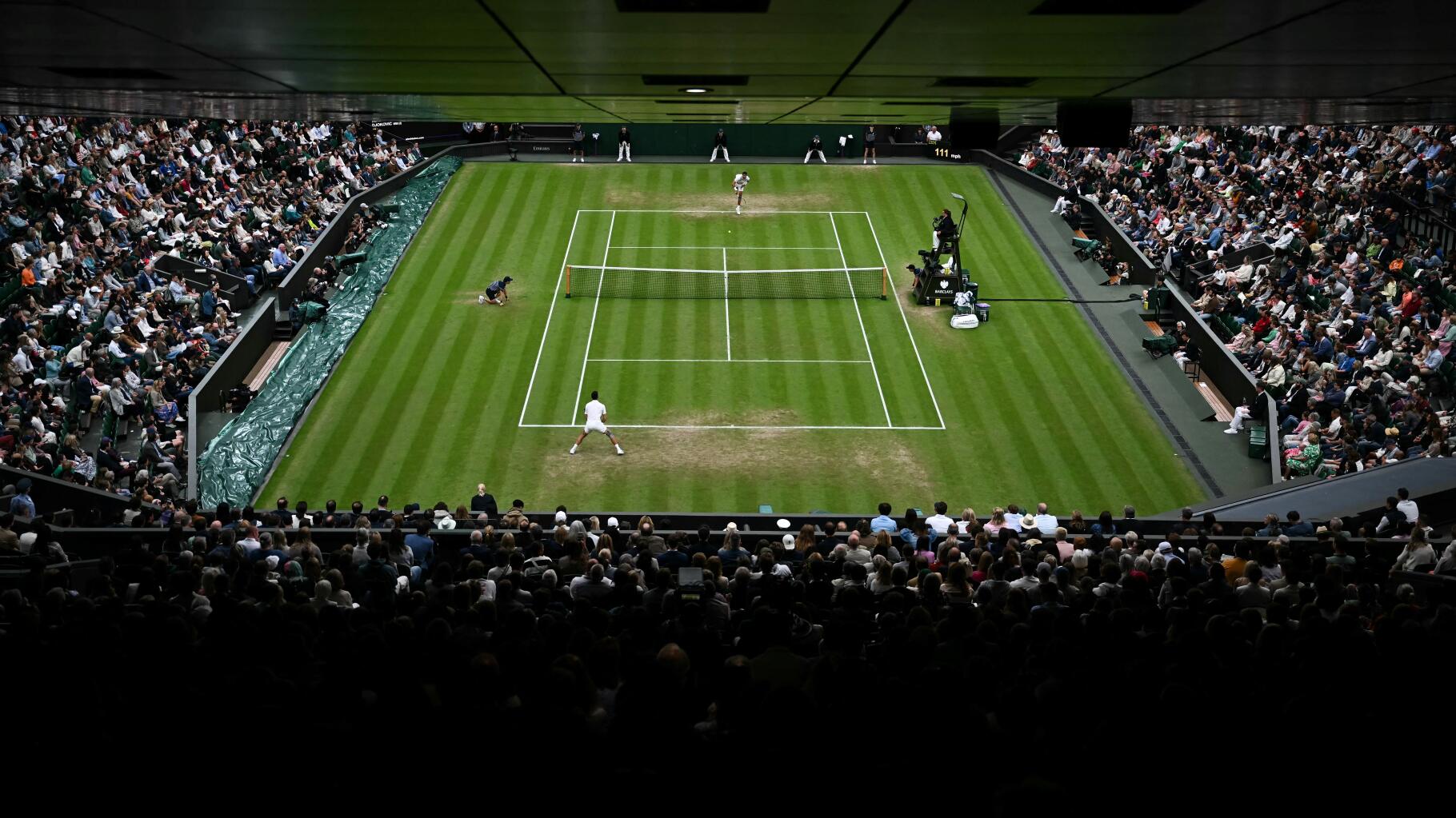 Wimbledon : Novak Djokovic s’amuse de la réaction des spectateurs pendant Angleterre-Suisse