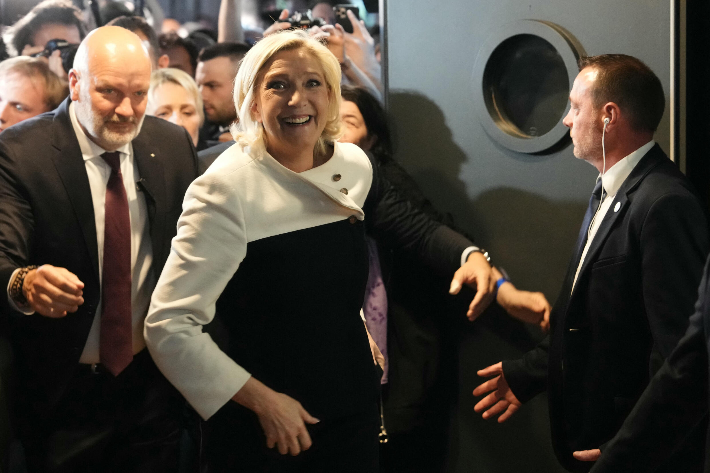 Après la déception des législatives, Marine Le Pen juge que la victoire du RN "n'est que différée"