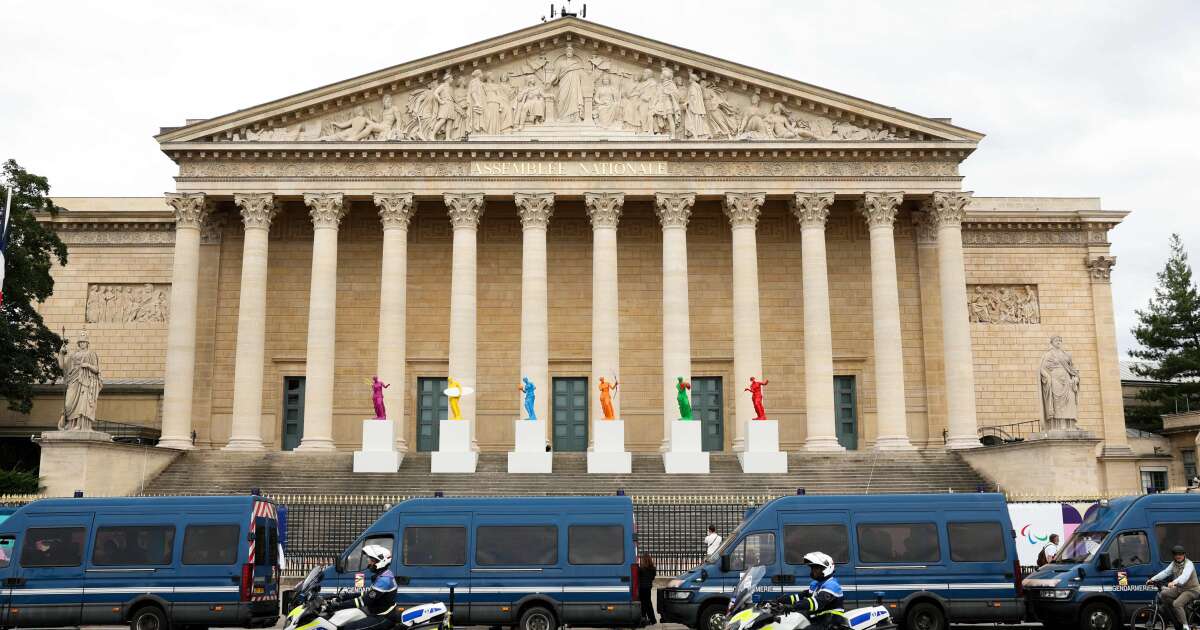 Législatives en France : “Tous perdants, sauf la gauche”