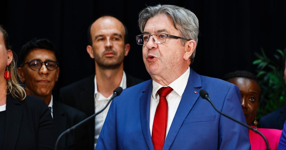 Le leader LFI Jean-Luc Mélenchon s'exprime après les premières estimations du second tour des élections législatives, le 7 juillet 2024 à Paris