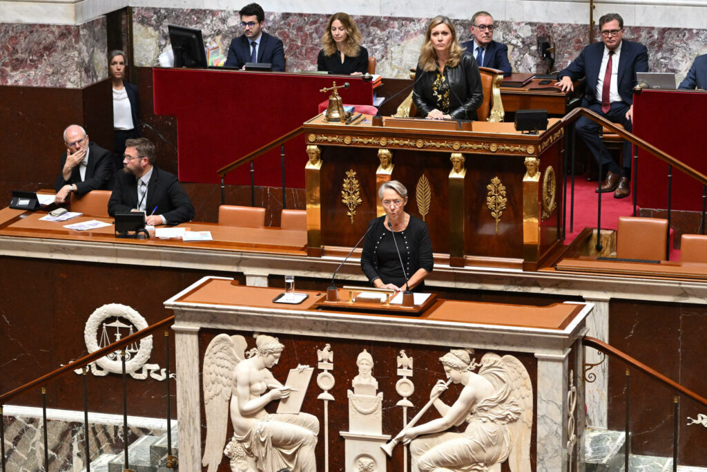 "Dès qu'il y a une crise, les femmes passent à la trappe" : la parité recule à l’Assemblée