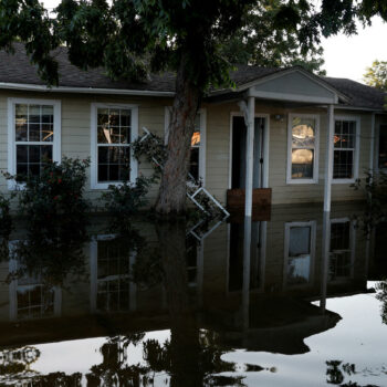 La tempête meurtrière Béryl remonte les États-Unis, frappés par une vague de chaleur