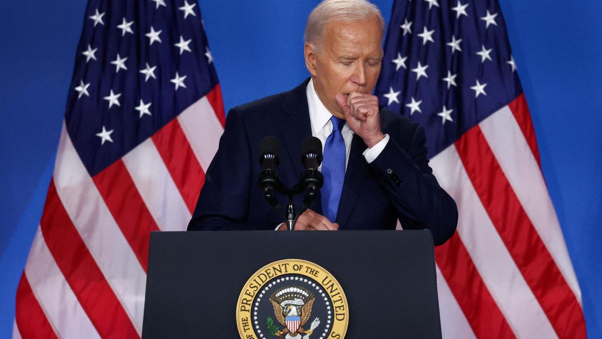 „Ich bin topfit, abgesehen von meinem linken Fuß“, bekräftigt Joe Biden