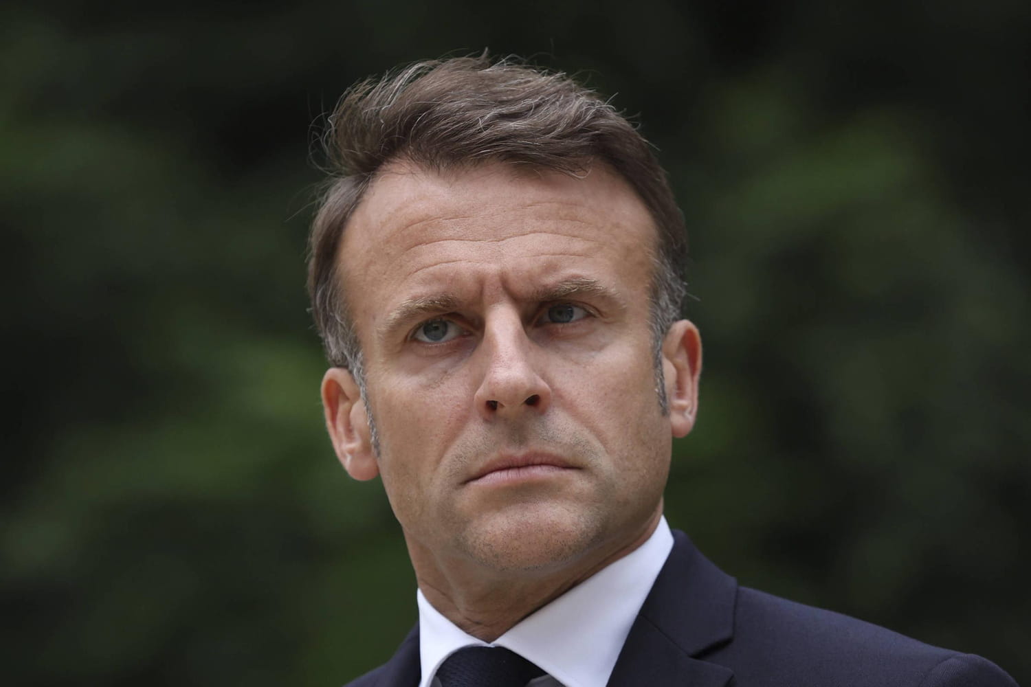 Nouveau gouvernement : rapprochement entre gauche et Macronie, promesse de censure à droite