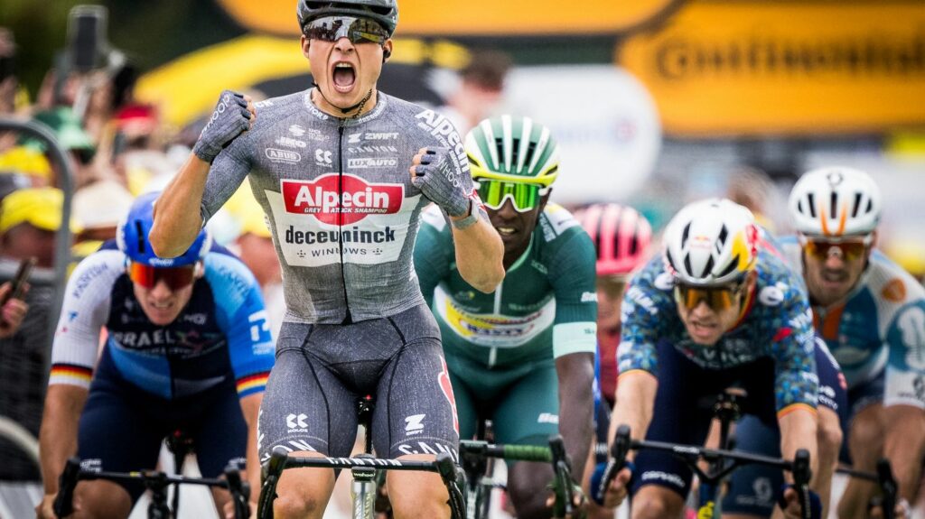 Tour de France 2024 : Jasper Philipsen remporte un sprint de costauds à Pau... Revivez la 13e étape