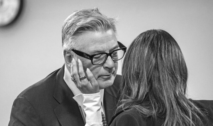 Prozess gegen Alec Baldwin: Wie der Strafprozess gegen Alec Baldwin plötzlich zu Ende ging