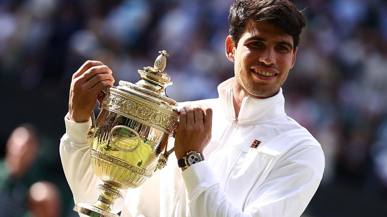 Tennis : Carlos Alcaraz remporte Wimbledon pour la deuxième fois d'affilée