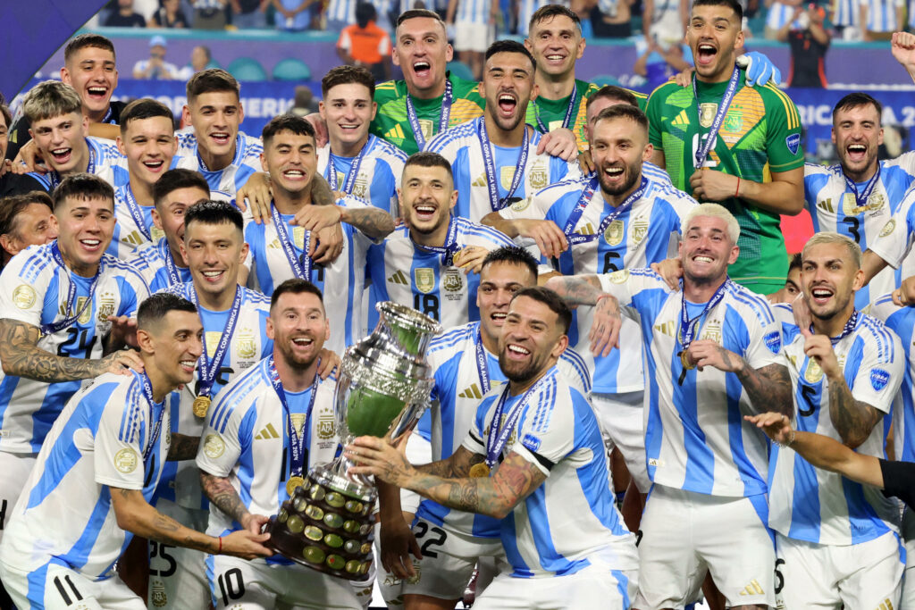 Dans le chaos et malgré Messi blessé, l'Argentine remporte la Copa America