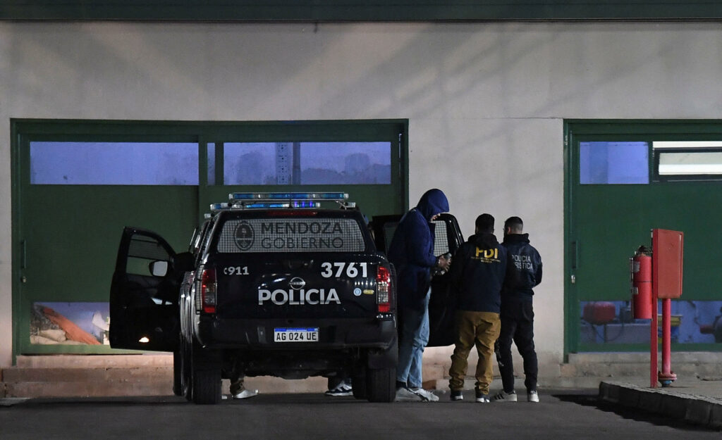 Argentine : les deux rugbymen français inculpés de viol placés en résidence surveillée