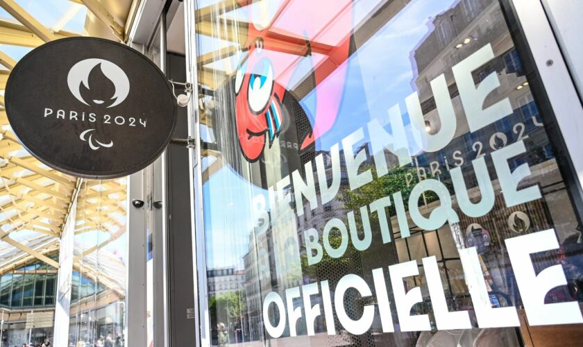 Paris 2024 : des anomalies constatées dans 40% des magasins contrôlés vendant des produits dérivés