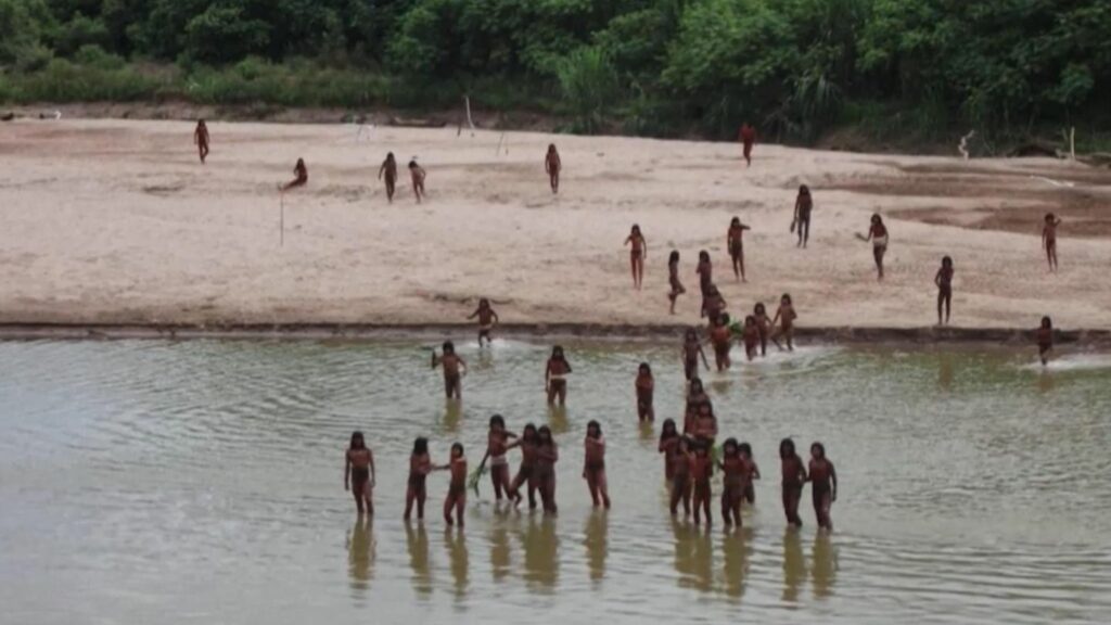 Alarmierendes Video: Seltene Aufnahmen zeigen isoliertes Amazonas-Volk