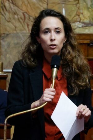 La députée Clémence Guette, membre de La France Insoumise (LFI), désormais vice-présidente de l'Assemblée nationale.