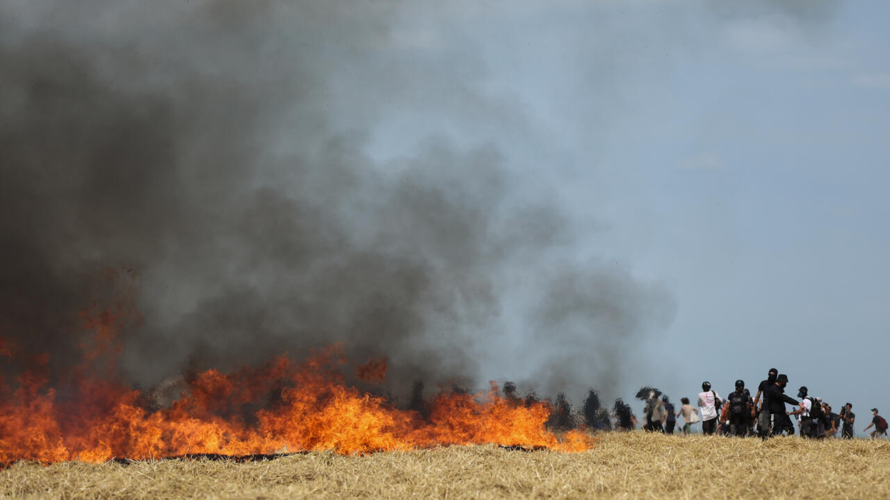 Bassines : une journée de frictions, entre jeu de piste et début d'incendie