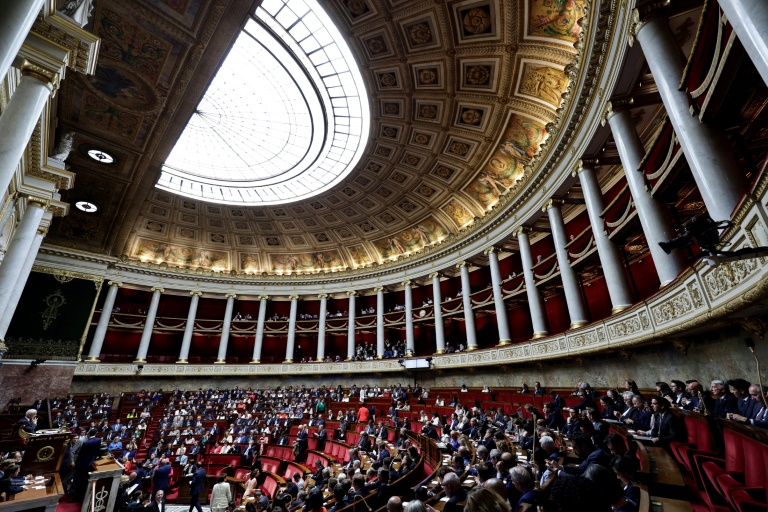 Bataille politique en France: Le RN voit les postes clés de l'Assemblée lui échapper