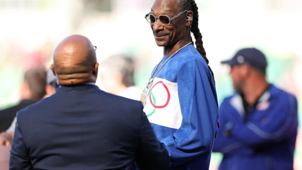 Le rappeur américain Snoop Dogg portera la flamme olympique à Saint-Denis