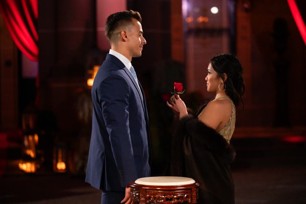 Why did The Bachelorette contestant Aaron self-eliminate?